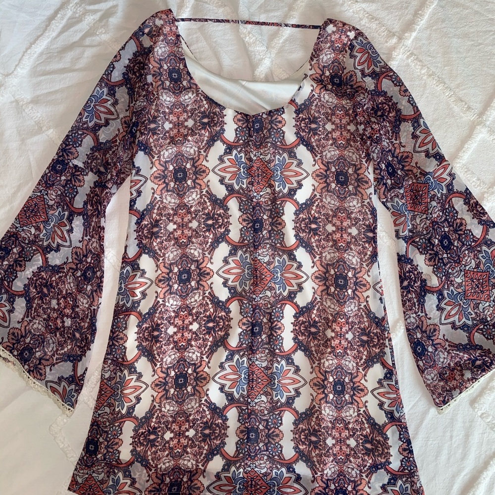 Colorful Patterned Dress With Long Bell Sleeves - Picture 3 of 4
